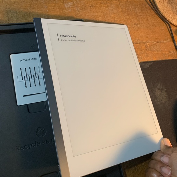 reMarkable 2 - 10.3” Paper Tablet with Marker Plus - Black + brown leather folio - Picture 12 of 14